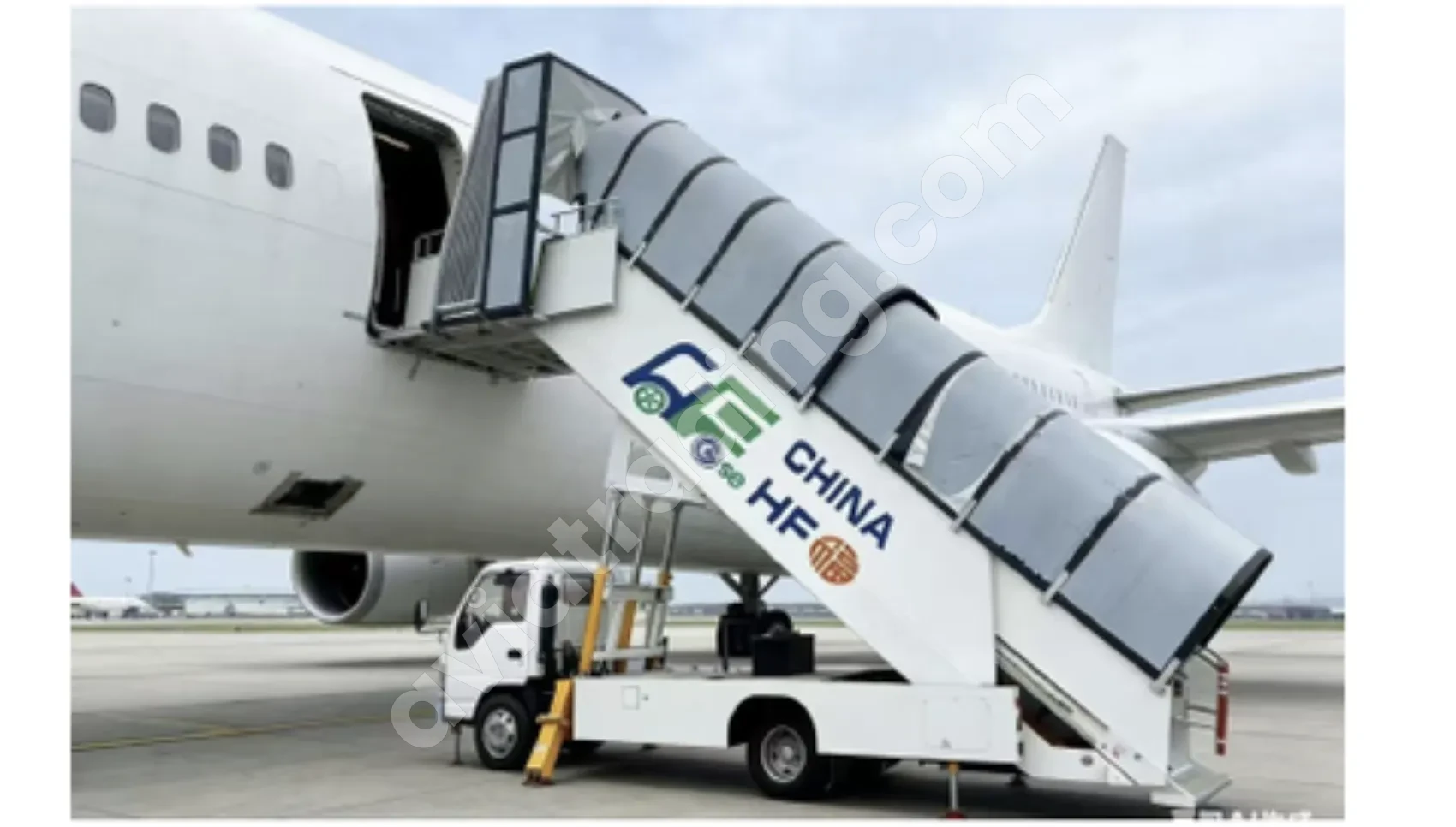 HFFKT5800-1 Aircraft Passenger Steps  | GSE Airport Boarding Equipment	 Aircraft Passenger Boarding Stairs for Airport Ground Support Equipment (GSE)