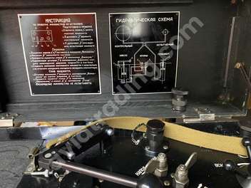 Hydraulic installation for checking pressure gauges GUPM-300