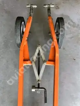 TH-6B - 610 Brackett Aircraft Tow Bar