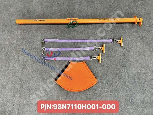 Fan Cowl Hoisting Device