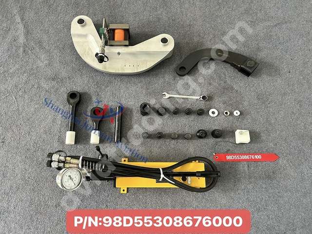 Extractor vtp attachment bolts