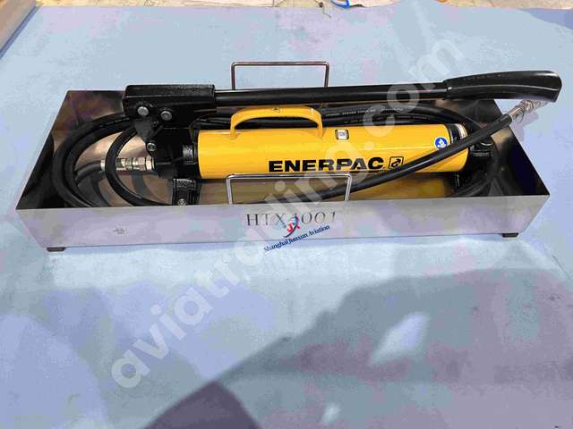 Hand pump cowl actuator f.rev