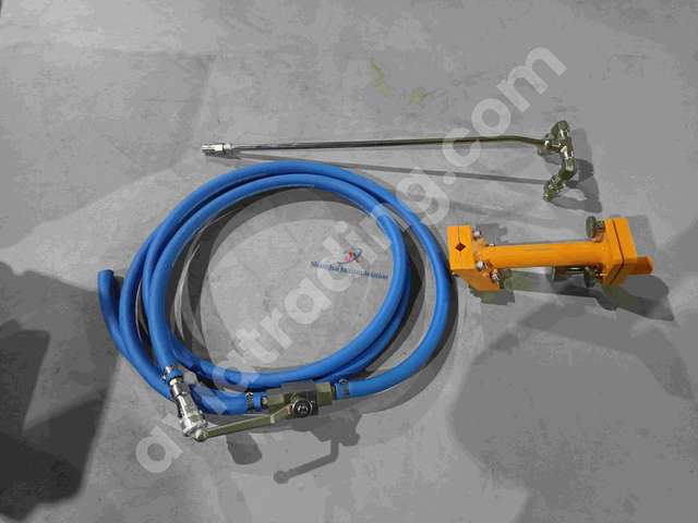 Cleaning device APU
