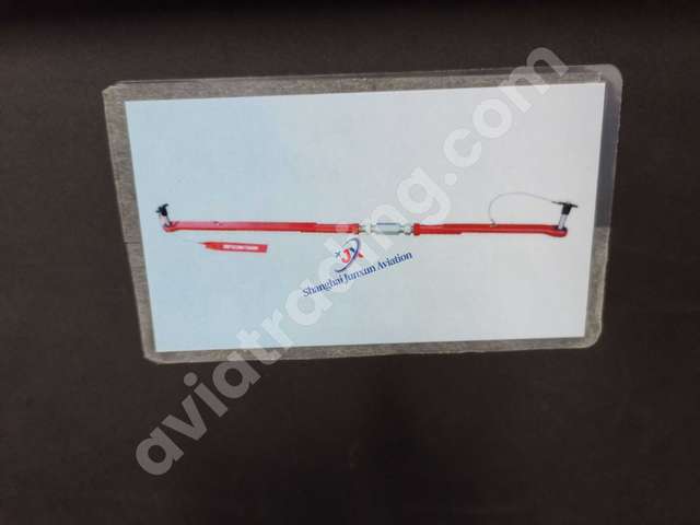 Strut support main deck cargo door