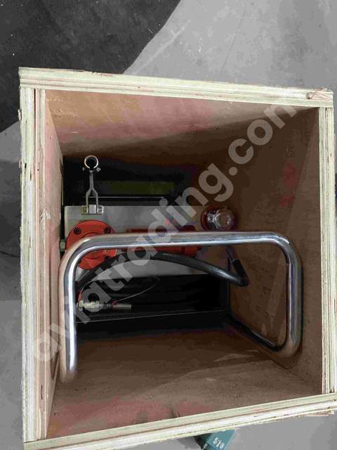 FLUID DISPENSER