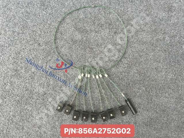 Hooks restrain air seal to lpt disk 2 and 4
