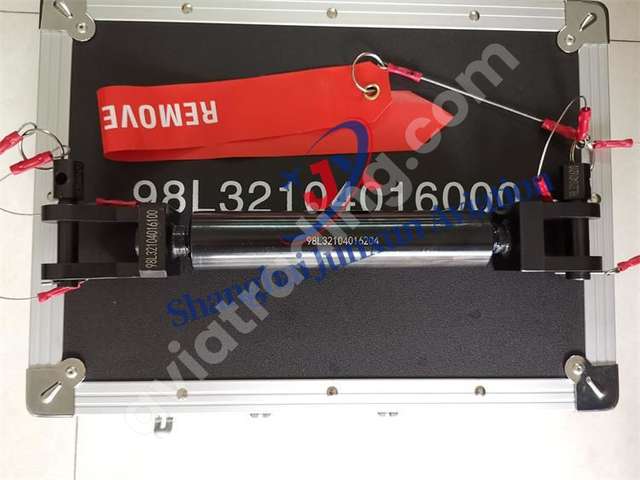 Safety strut centre door open