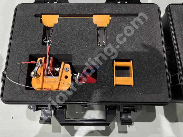 Outillage application d'effort profondeur-aileron direction