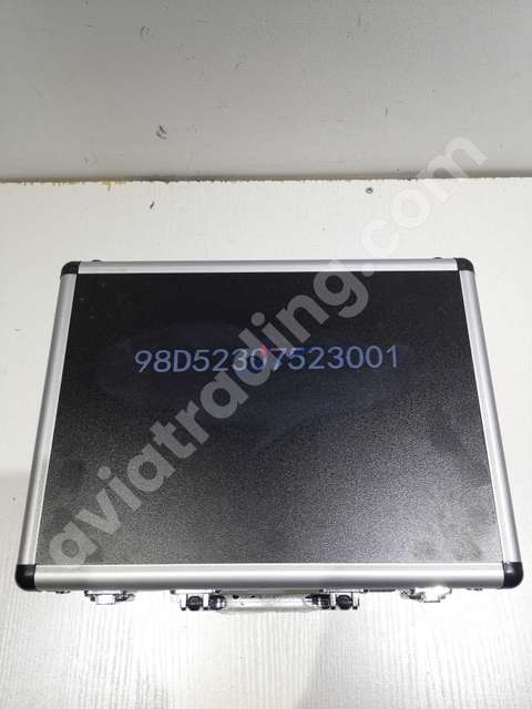 Extractor-hinge pins