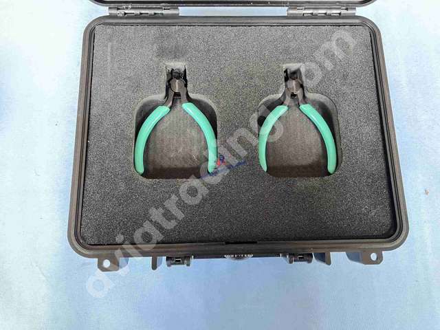 Spacers removal pliers