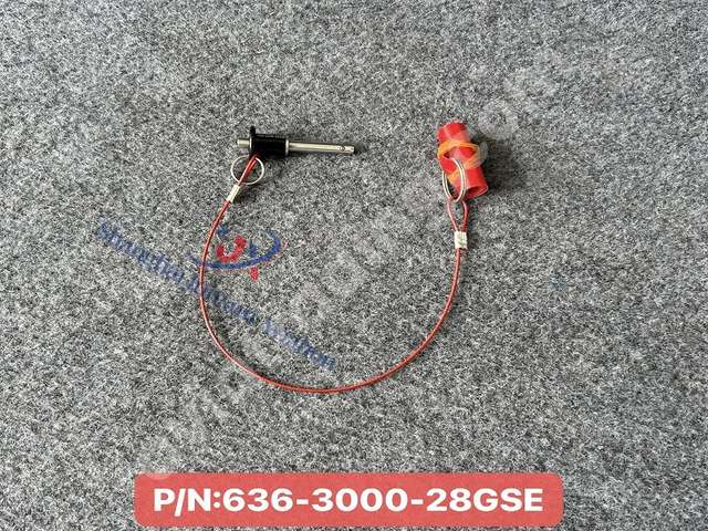 Thrust reverser actuator primary lock pin