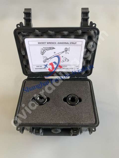 Socket wrench-diagonal strut