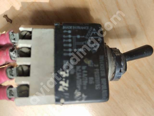 Bipolaire inverseur 3 positions , ECE type 615