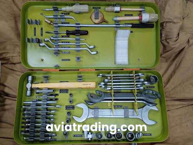 Universal tool for maintenance of the Mi-17/17 helicopter