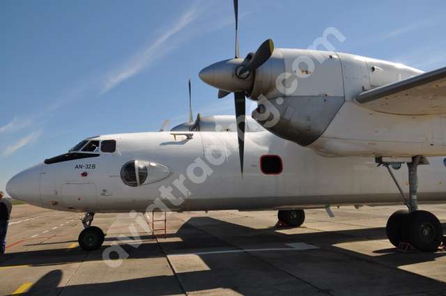 AN-32B  (АН-32Б)