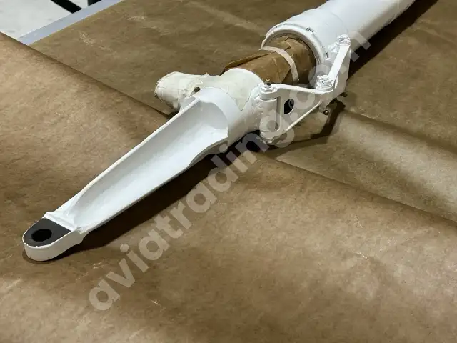8A.4101.00B ( right )main landing gear shock absorber