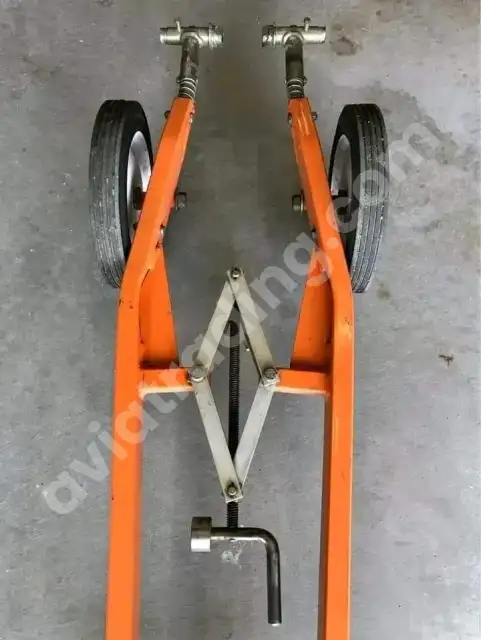 TH-6B - 610 Brackett Aircraft Tow Bar