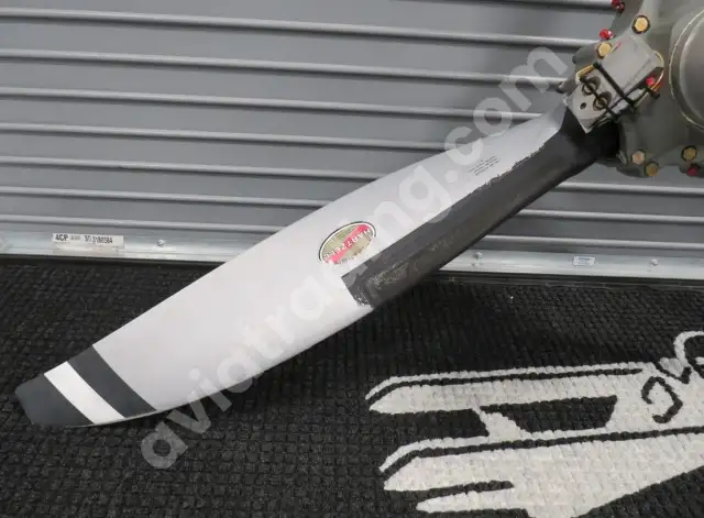 Hartzell 3 Blade Propeller Assembly RH PHC-C3YF-2UF